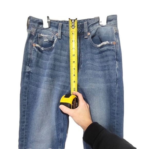 American Eagle Mom Jean Womens Size 2 High Rise Distressed Raw Hem Medium Wash - Picture 5 of 9